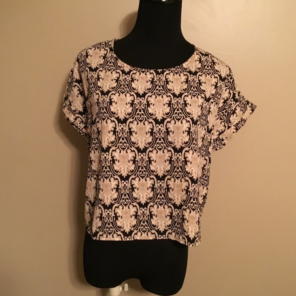 NWT Painted Threads Crop Top Blouse